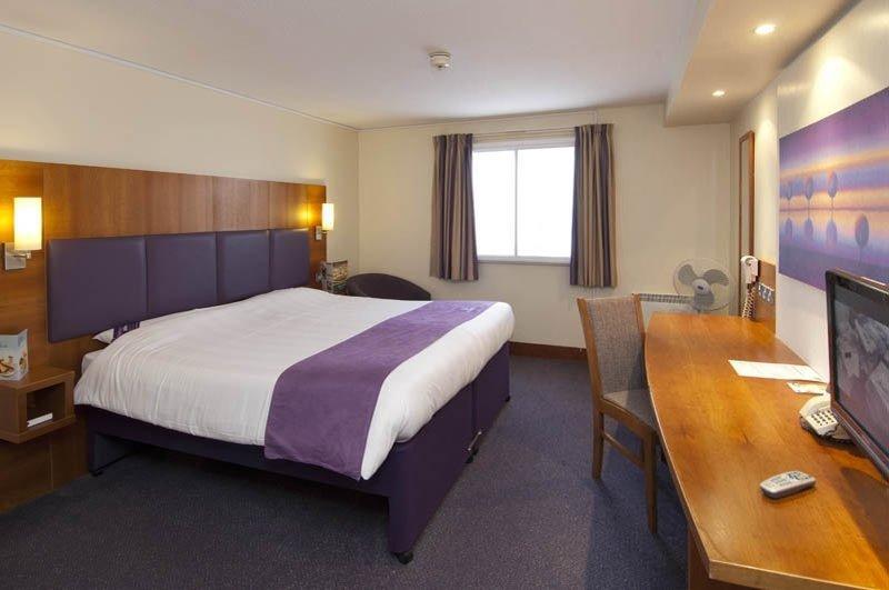 Premier Inn London Elstree / 보어햄우드 외부 사진