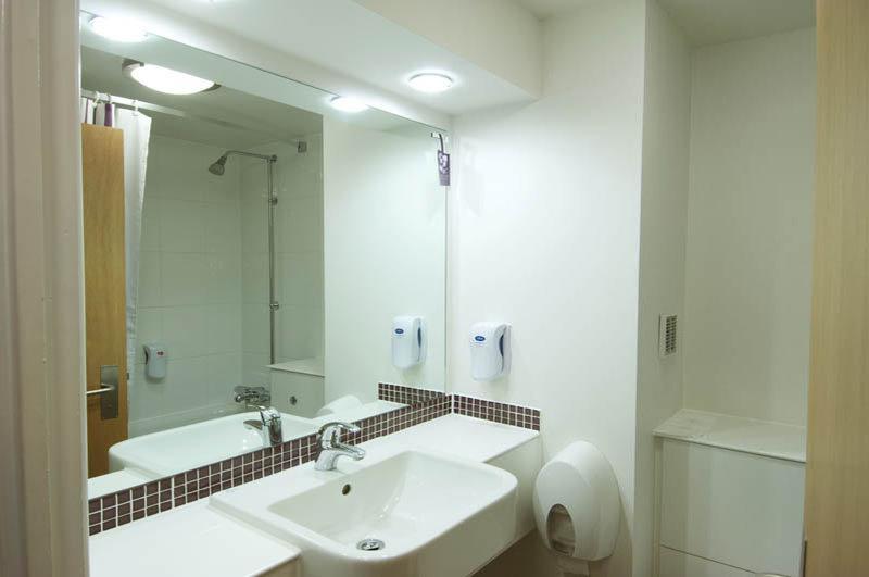 Premier Inn London Elstree / 보어햄우드 외부 사진