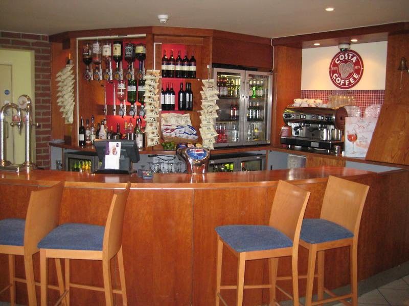 Premier Inn London Elstree / 보어햄우드 외부 사진